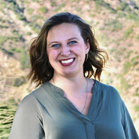 Headshot of Hannah Davis, Resident Director