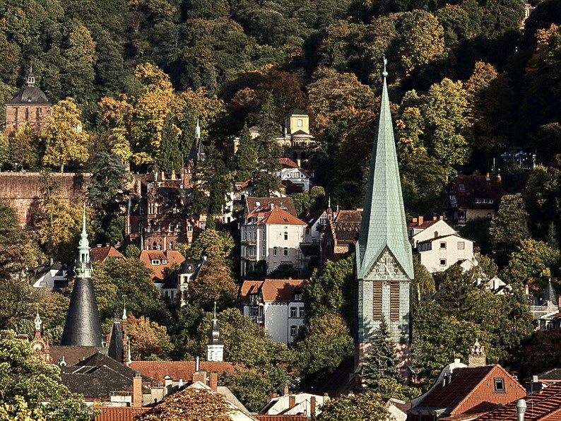 Heileggeistkirche - http://cdn.touropia.com/gfx/d/tourist-attractions-in-heidelberg/